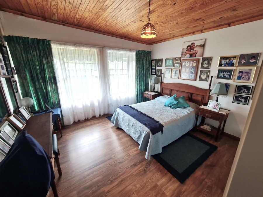 4 Bedroom Property for Sale in Wavecrest Eastern Cape